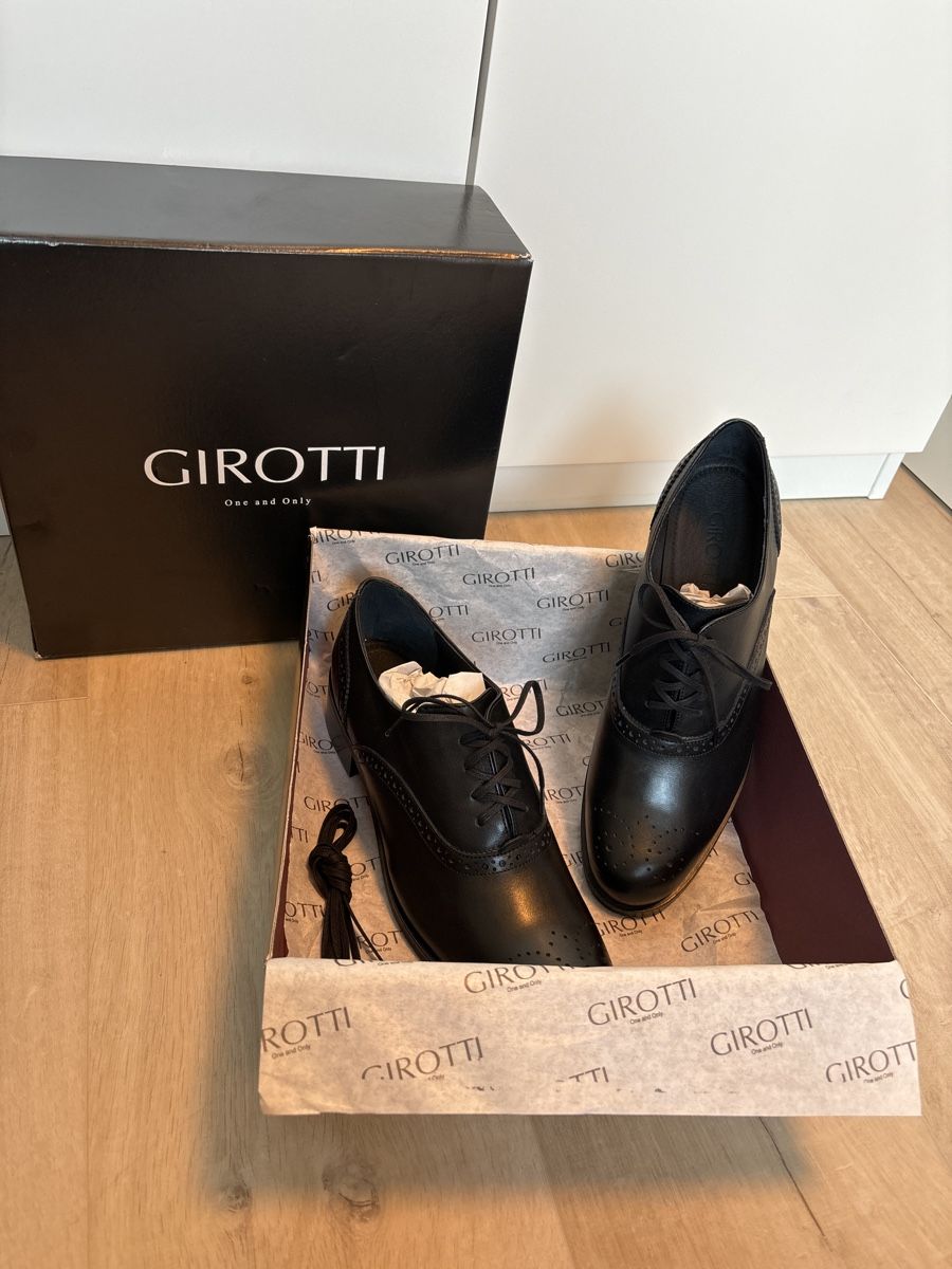 Scarpe da uomo: NEU Anzugschuhe aus Leder Grösse 43 – Nuovo (secondo la descrizione) da Wattwil venduto da take.that 1