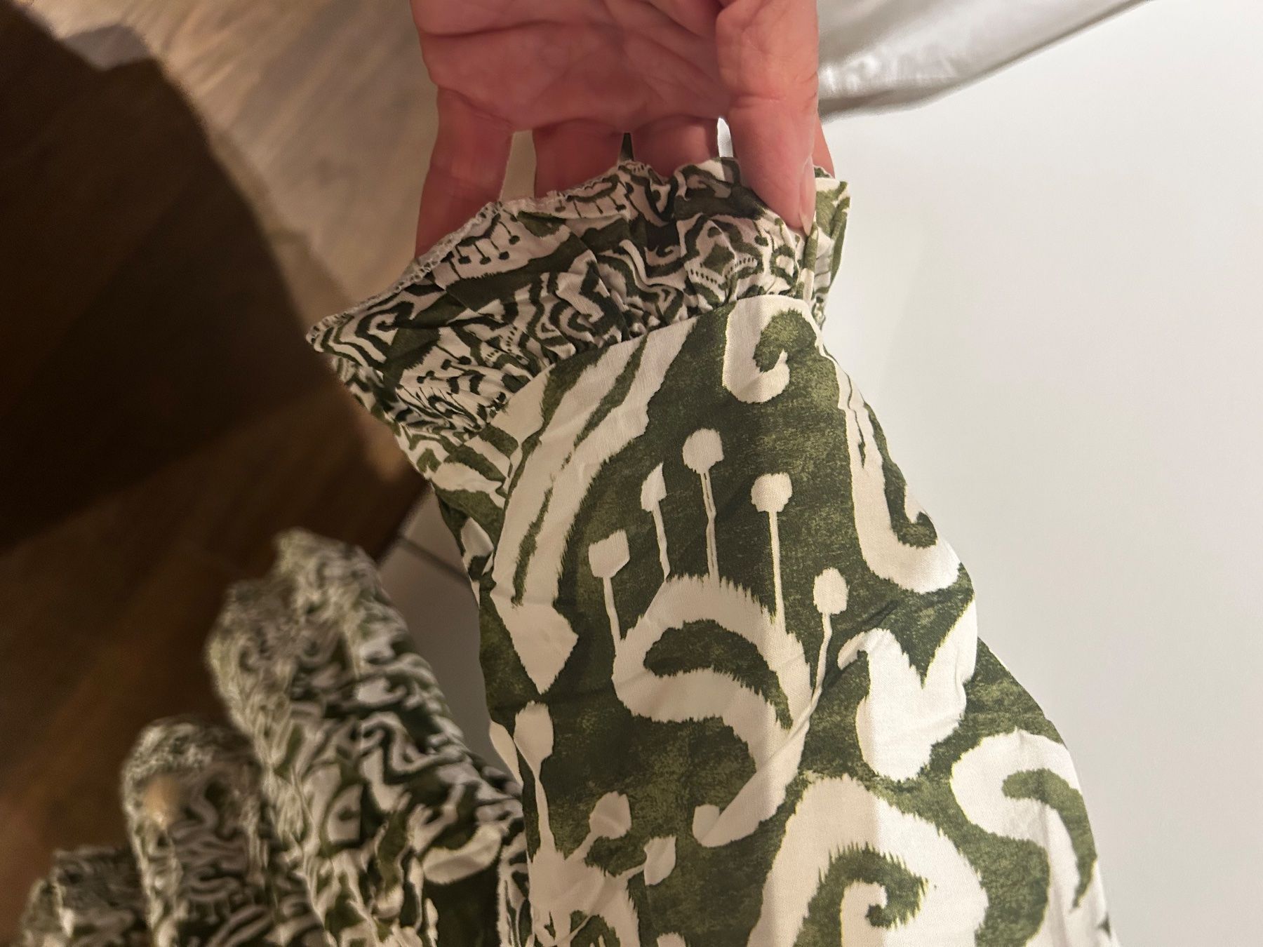 Kleider: Luftiges Kleid Weiss Olive gr s – Gebraucht aus Scherz von Mandarine8 1