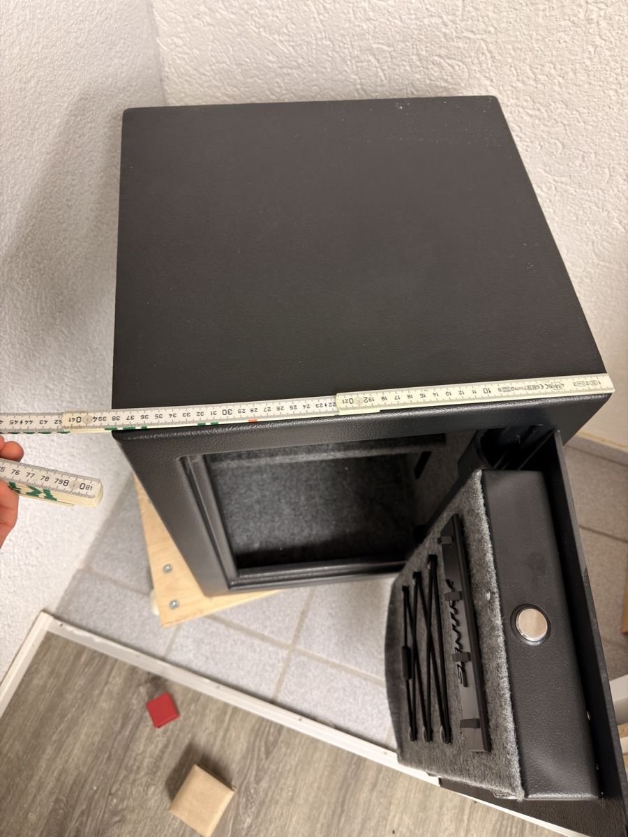 Tresor: SentrySafe Safe with Digital Lock and Adjustable Shelves – Gebraucht aus Balzers von simonB97 2