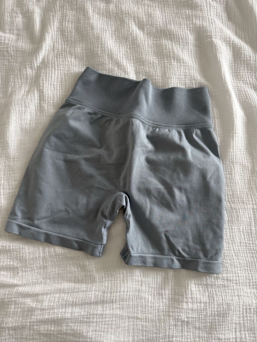 Pantaloni: teveo shorts greyblue – Usato da Altikon venduto da borchardt.sara