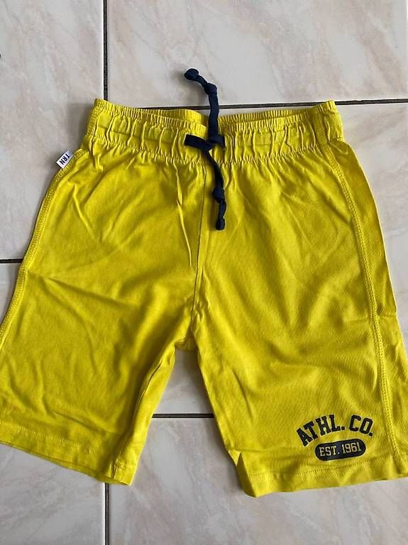 Hosen: Vend lot short taille128 – Gebraucht aus Morrens VD von gia_sfs5 3