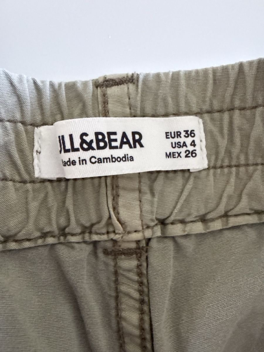 Pull&Bear Pantaloni: Kurze Hose PULL&BEAR Khaki Grösse 36 neuwertig – Nuovo (secondo la descrizione) da Freidorf TG venduto da nad_fxh7 1