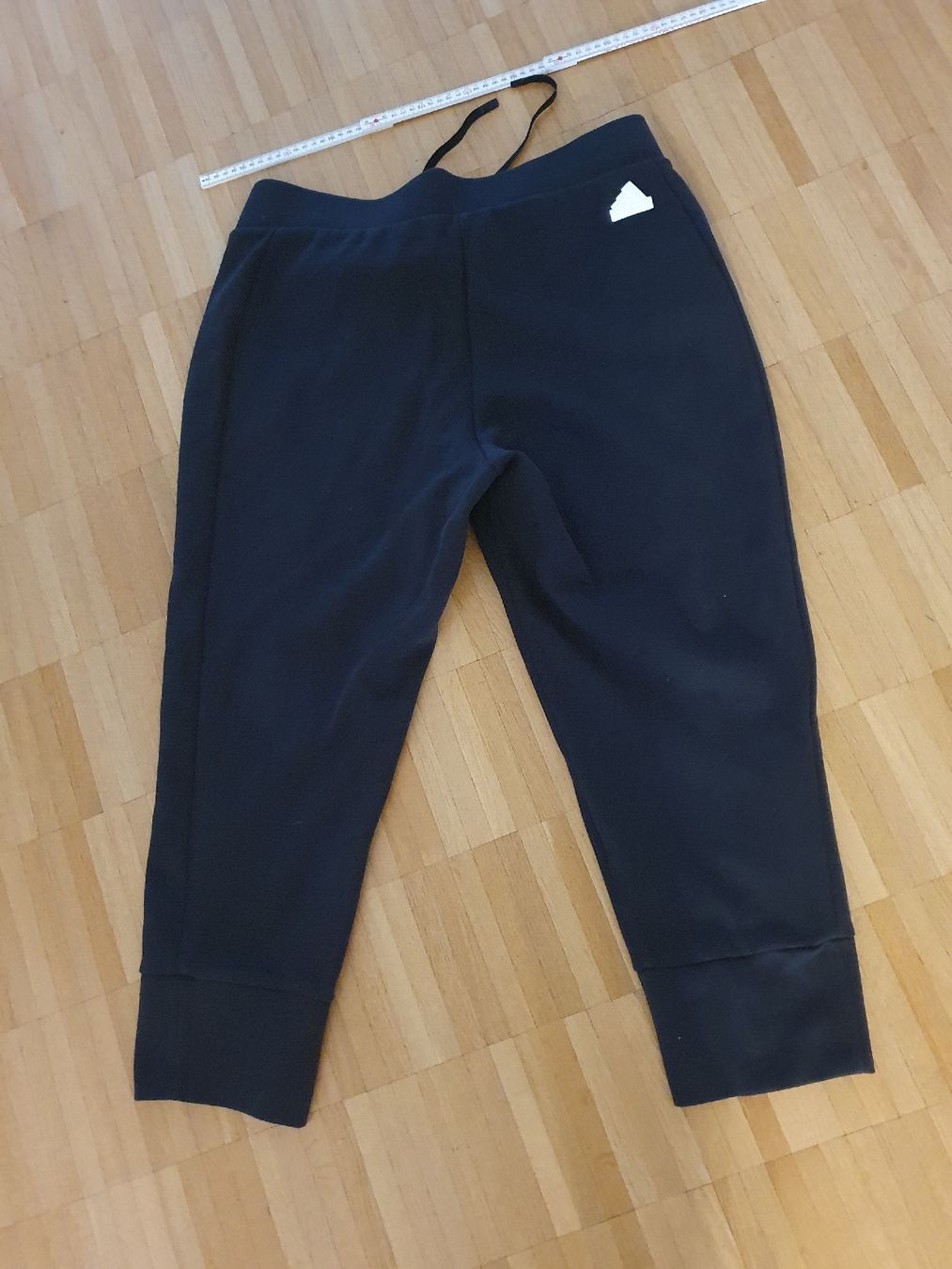 Adidas Hosen: Adidas Trainingshose, Dreiviertel – Gebraucht aus Laufenburg von megane1959 1