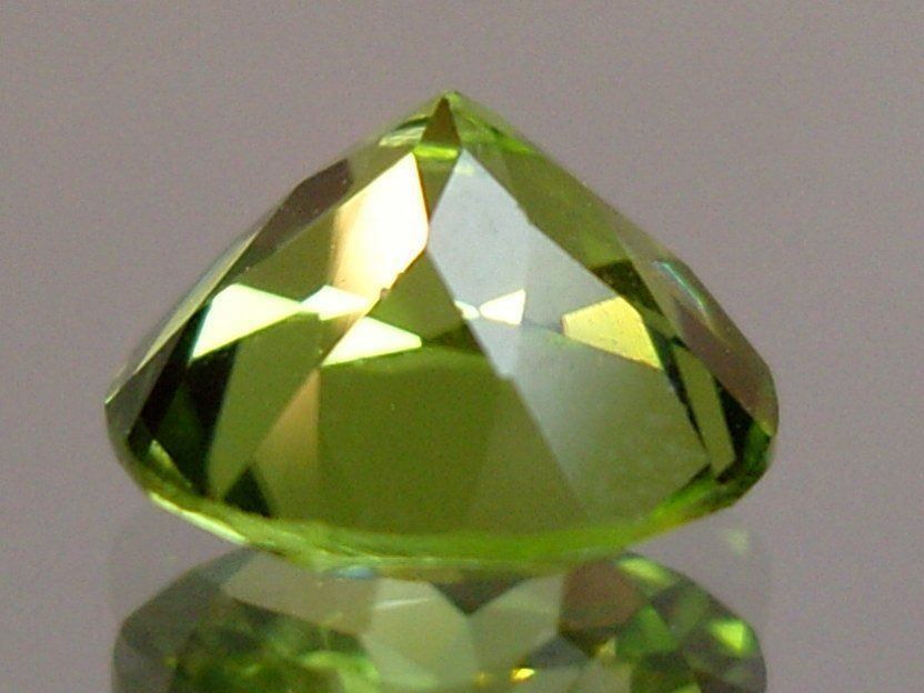 Edelsteine: Péridots AAA rond 6 mm / 0.80 ct pièce – Neu (gemäss Beschreibung) aus La Chaux-de-Fonds von j-aime-les-gemmes 1