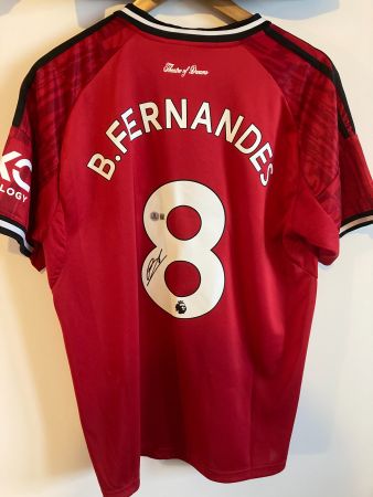 Bruno Fernandes Signed Jersey - Beckett