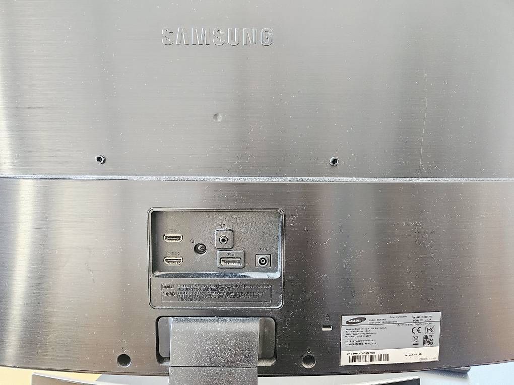 Monitore: 32" Curved Samsung Monitor – Gebraucht aus Neftenbach von Wummwila 3