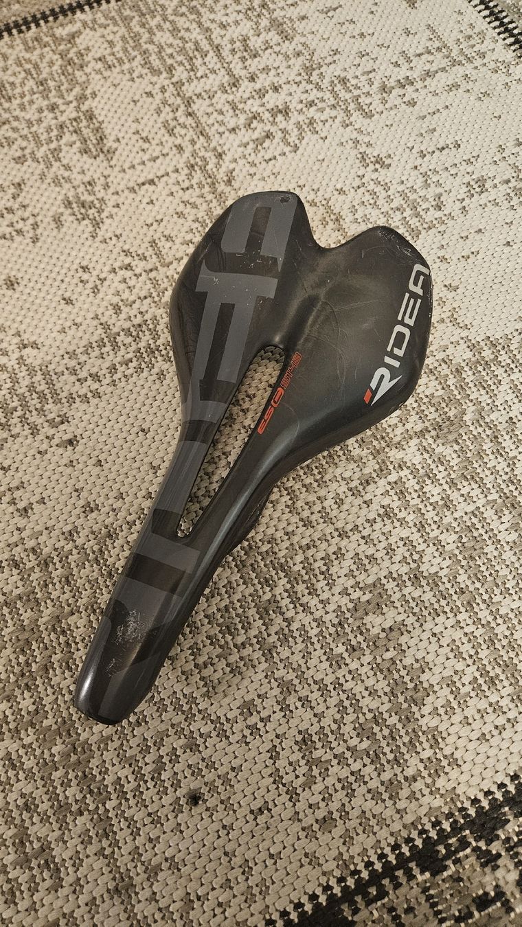 Pezzi di ricambio: Carbon Sattel ultraleicht – Usato da Dinhard venduto da Dynert