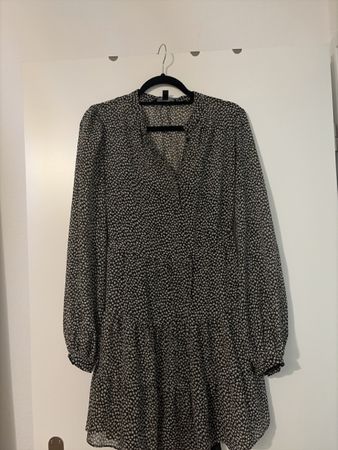 Kleid schwarz gemustert Grösse M Zustand sehr gut
