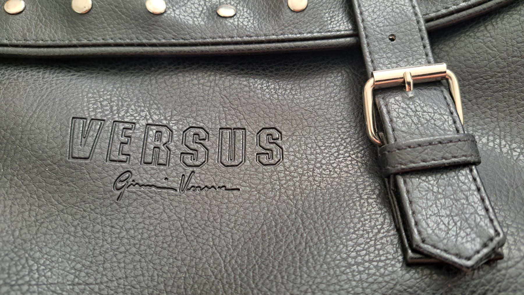 Borse da donna: Versus Handtasche – Usato da Pfäffikon ZH venduto da Valsangiaccomo 1