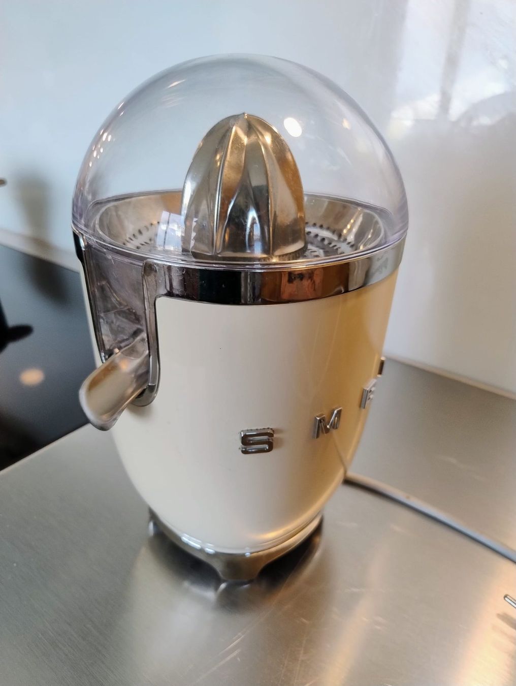 Elettrodomestici da cucina: Smeg 50's Saftpresse – Usato da Zürich venduto da Jaibi29