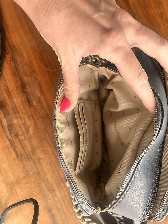 Taschen für Damen: Borsetta guess – Gebraucht aus Bioggio von vir_5b6b 2