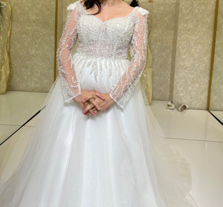 Wunderschönes Brautkleid mit Ärmel, Grösse 36, neuwertig