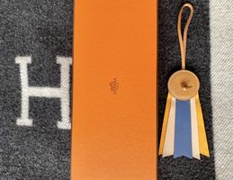 Hermes Charm, neuwertig mit Originalverpackung