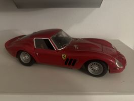 REVELL 1:12 FERRARI 250 GTO