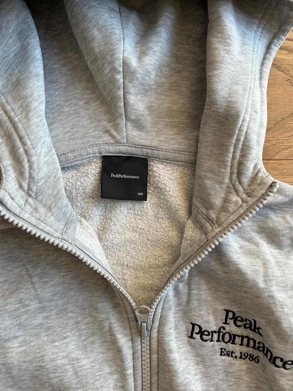 Peak Performance Pulls et sweat-shirts: Pullover Peak Performance – D'occasion à Chêne-Bourg par JKLN 1