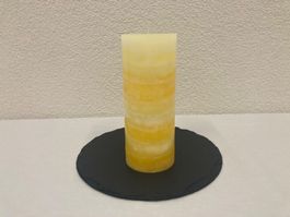 Kerze ca. 8x20cm, ca. 850g, gelb marmoriert Raureif
