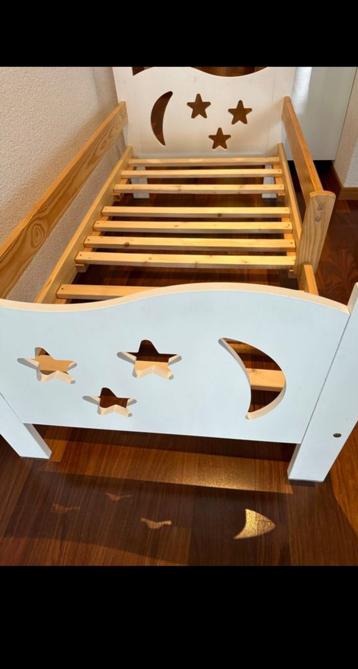Lits: Kinderbett – D'occasion à Wald ZH par rav_px9z