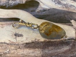 Aktion/ Anhänger mit Chalcedon