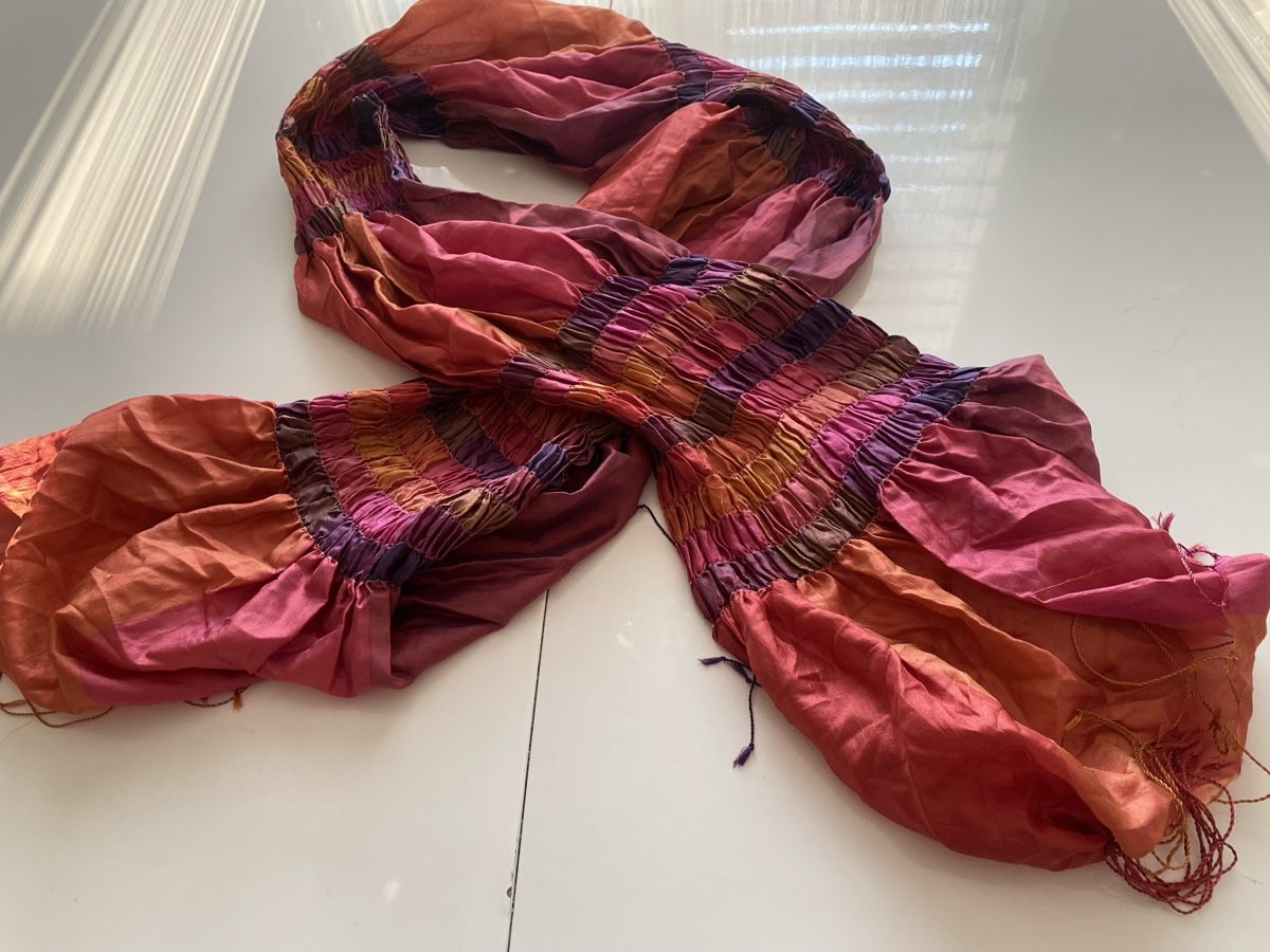 Foulard & Sciarpe: Seiden Schal 🌸 – Usato da Opfikon venduto da Luis144