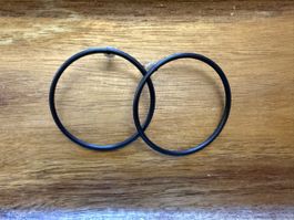 Metall‑O‑Ringe – zwei schwarze Ringe aus Metall