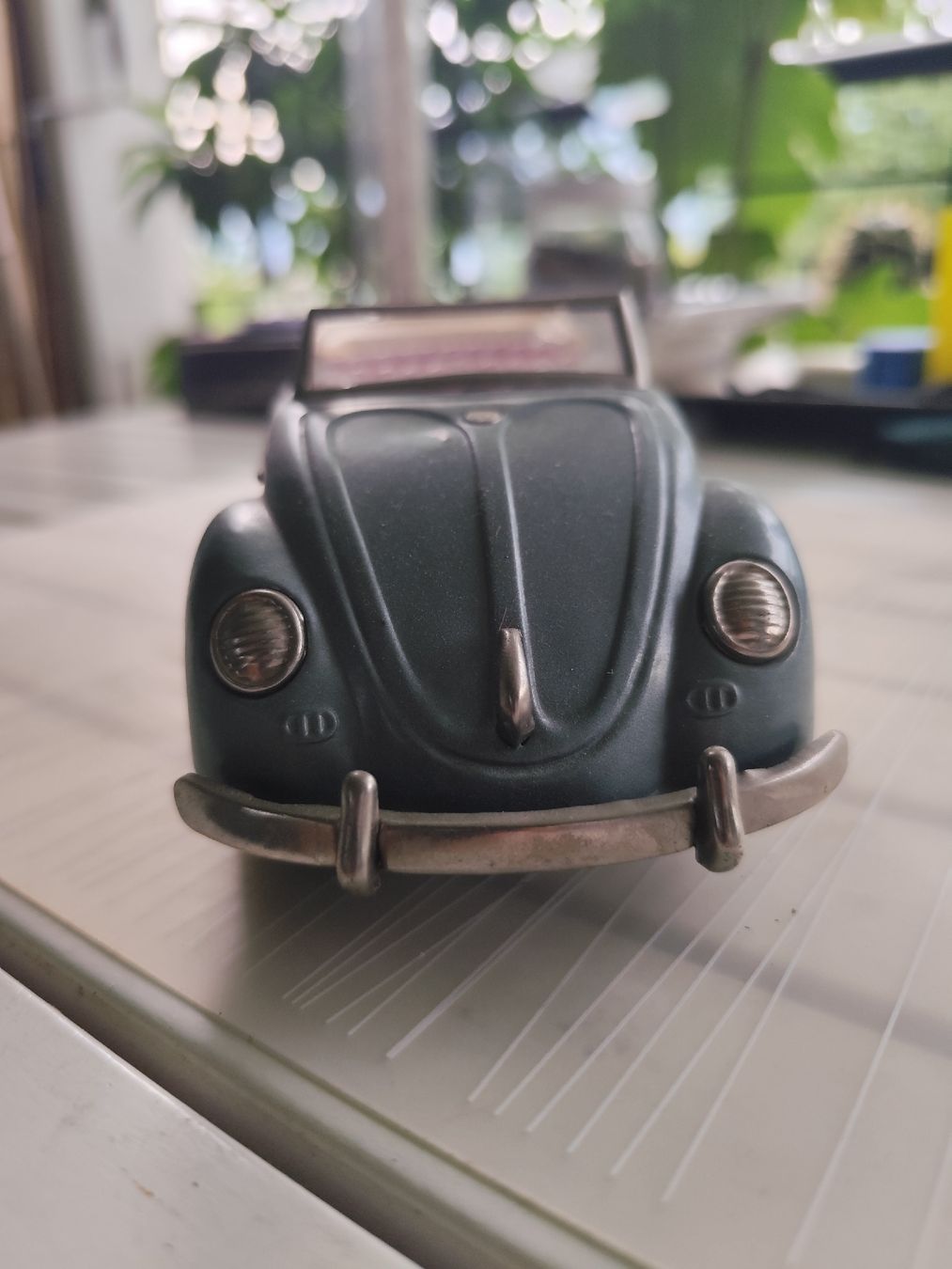 Volkswagen Modellini d'auto: Schöner alter VW käfer Cabrio aus blech – Usato da minusio venduto da bierbrauer 5