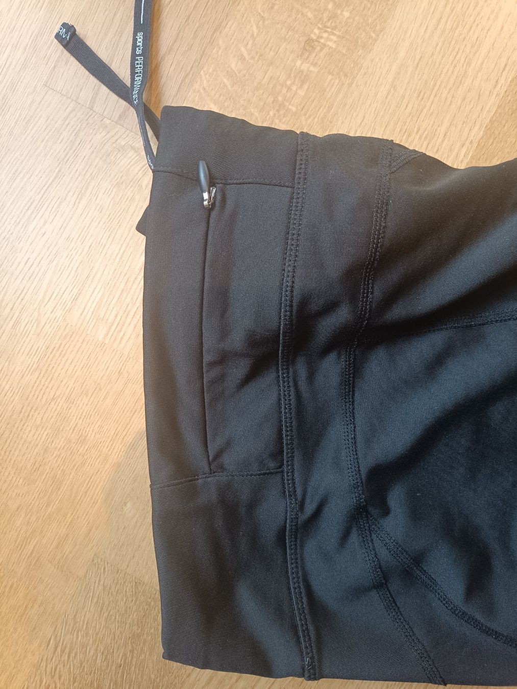 Leggings: 3/4 Sportleggin – Usato da Bern venduto da joh_x7lj 2