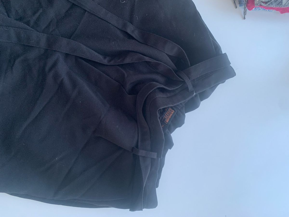 C&A Hosen: Schwarze Stoffhose von Clockhouse, Gr. 44 – Gebraucht aus Basel von ari_xy65 2