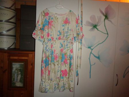 *** hübsches Sommerkleid mit Gürtel *** / Neu