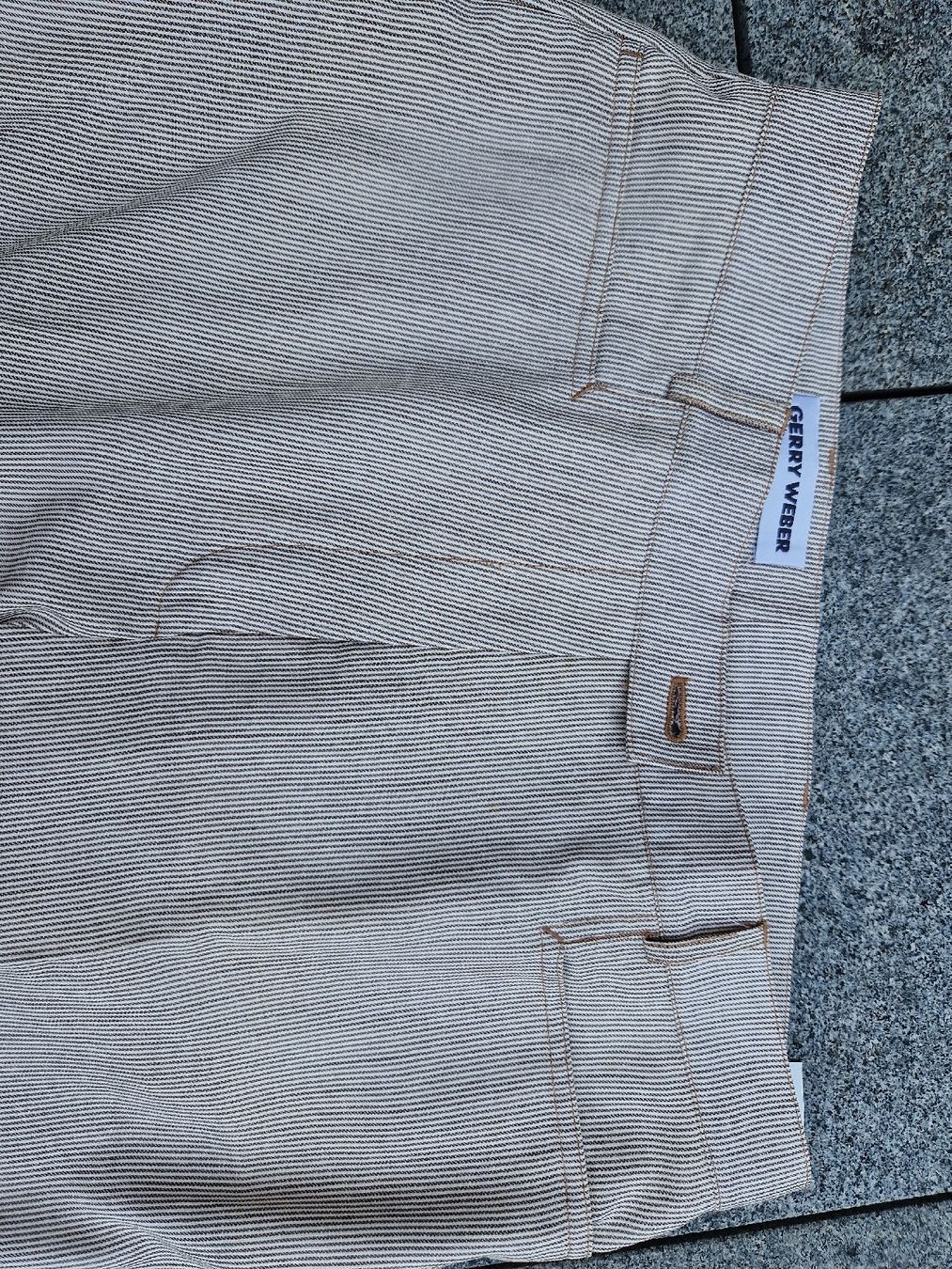 Gerry Weber Completi & Tailleur: Gerry Weber Kurzarmanzug gestreift Gr. 40 – Usato da St. Gallenkappel venduto da Kevinofski 3