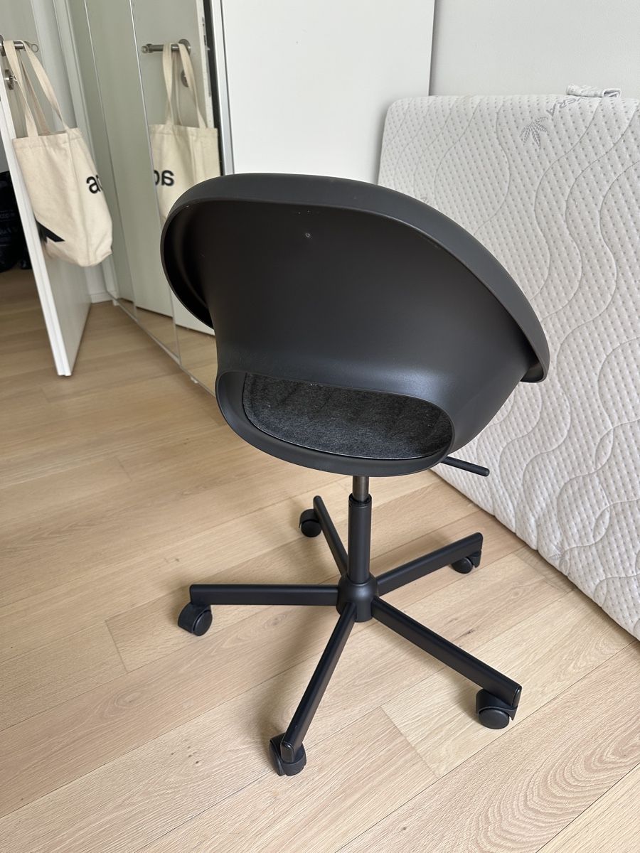 Ikea Sedie: IKEA LOBERGET Schreibtischstuhl – Usato da Flurlingen venduto da a1icia 1