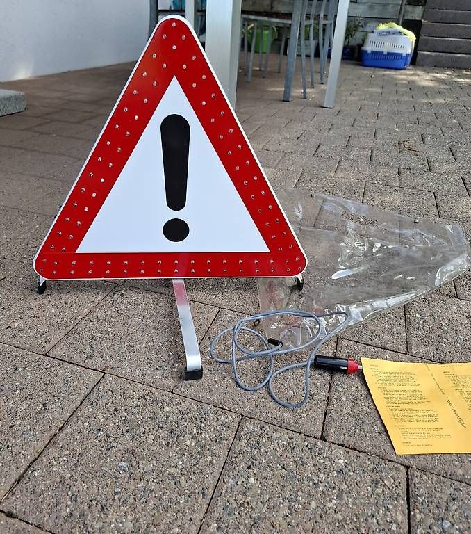 Lampade: Warndreieck mit Leuchtfunktion – Usato da Sumiswald venduto da kei_n5ll