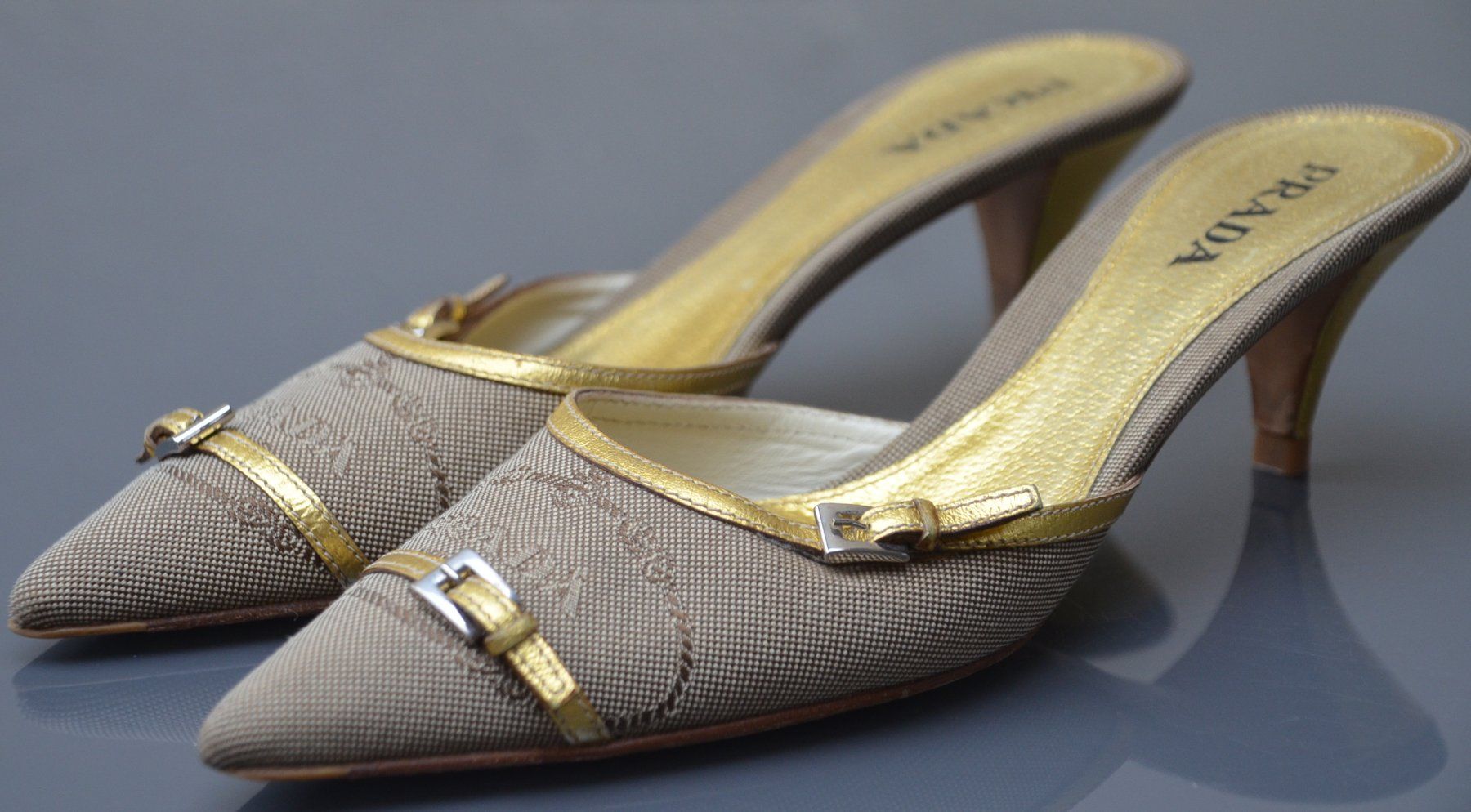 Prada Scarpe da donna: Prada Schuhe / chaussures .39 – Usato da Collonges venduto da arashee 8