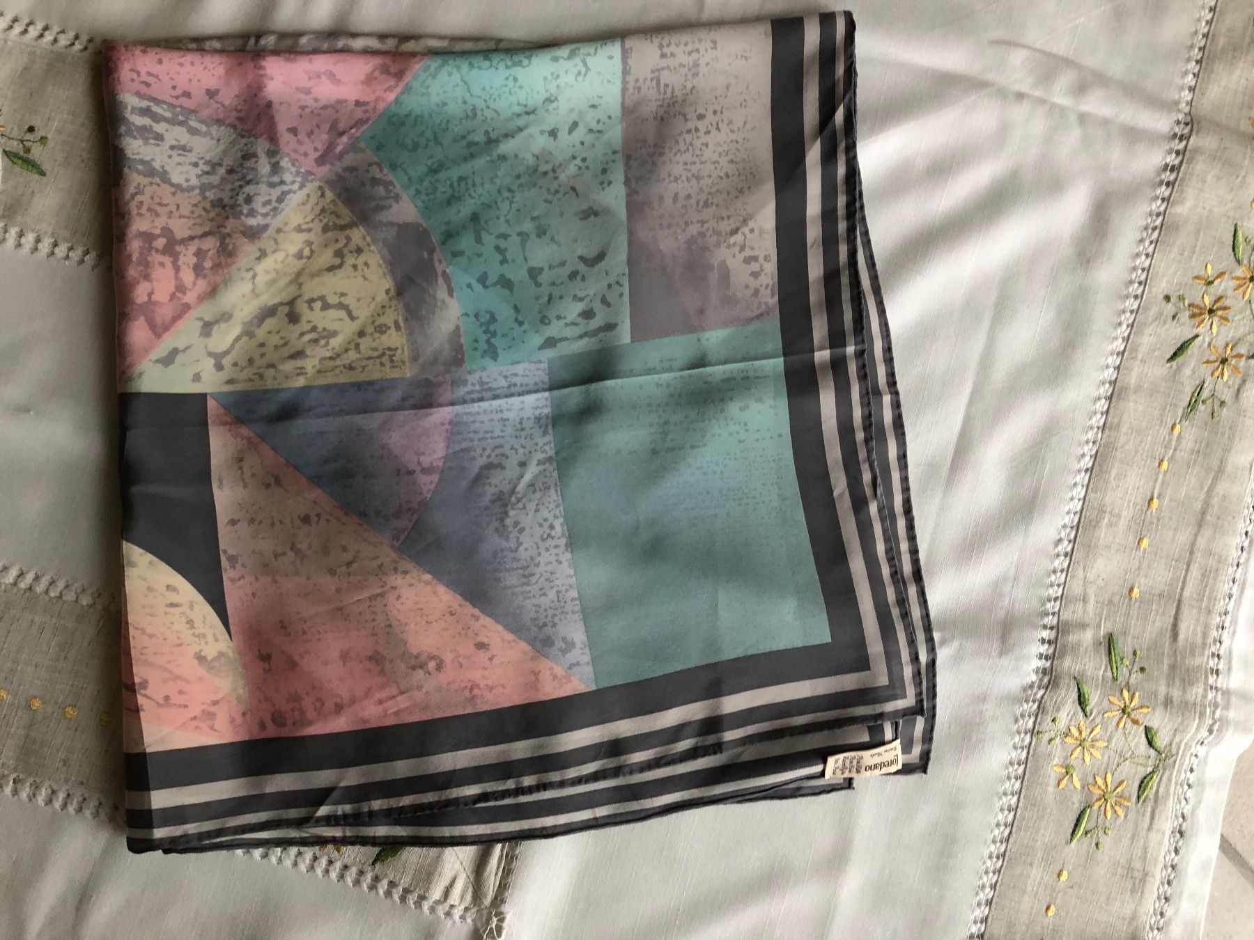 Foulard & Sciarpe: Loredano Seiden Foulard – Usato da Bremgarten AG venduto da Ora2017 2