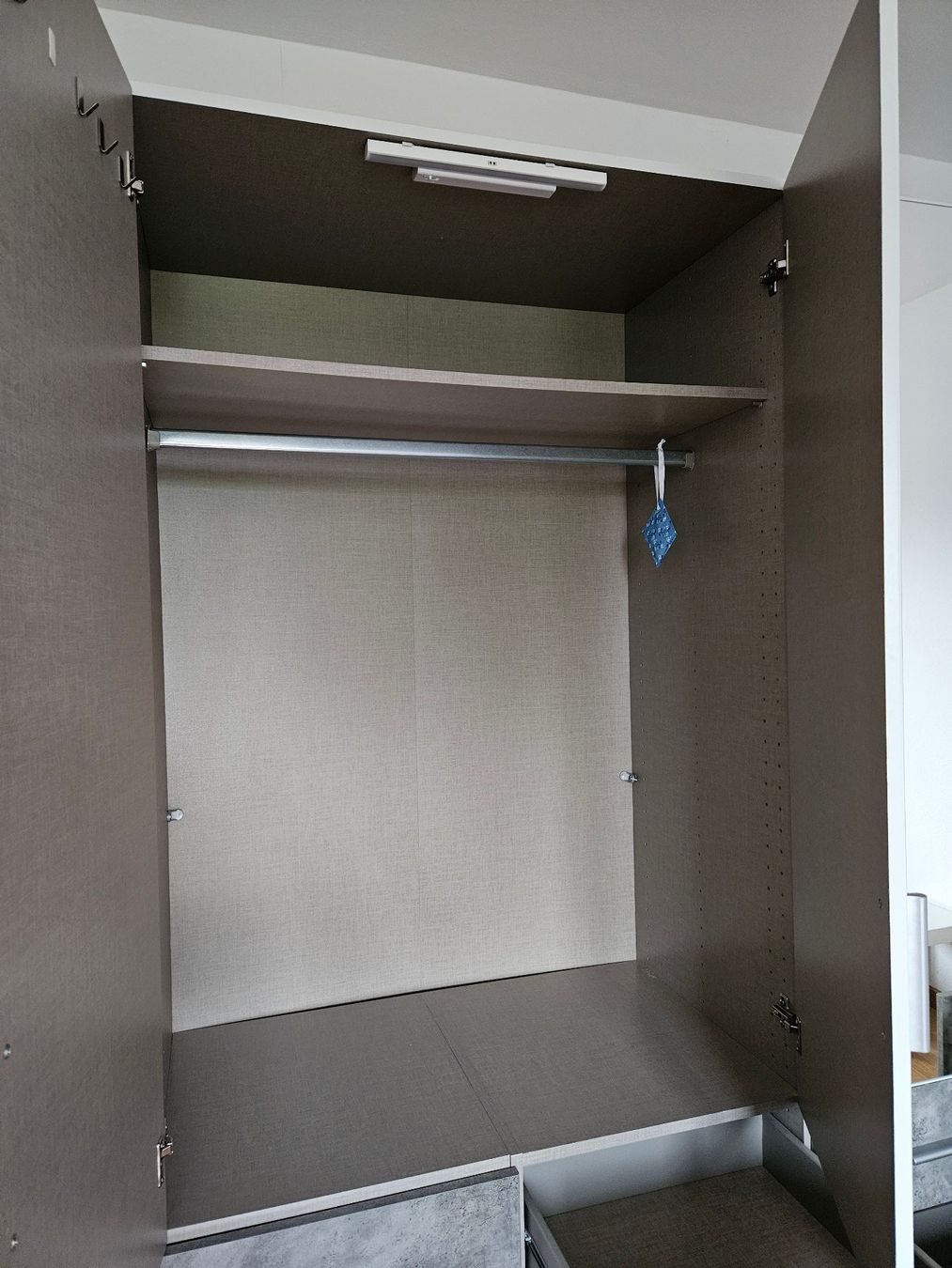 Conforama Schränke: Abgebauter Kleiderschrank, Winterthur – Gebraucht aus Winterthur von Vorduba 2