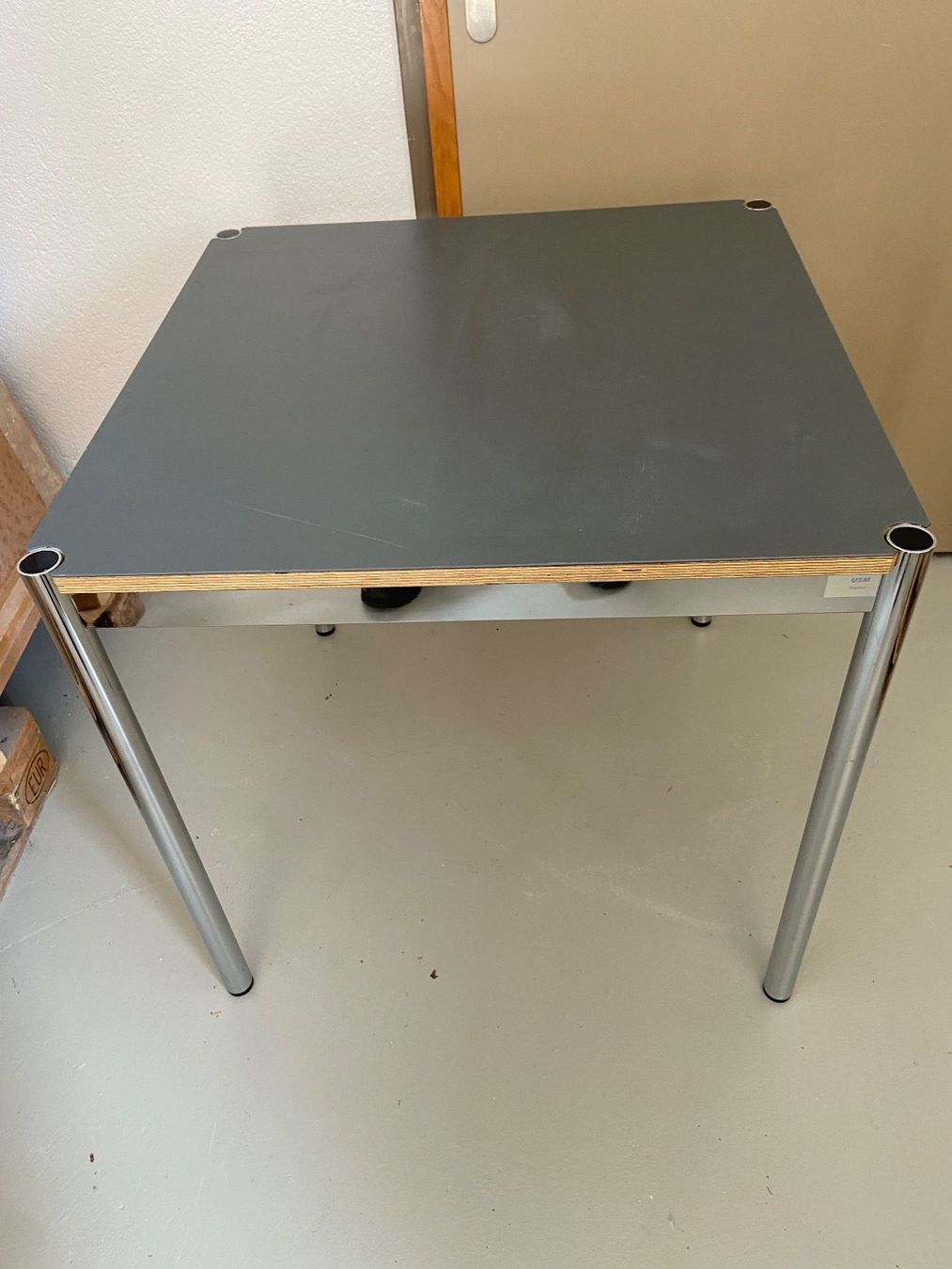 USM Tables: USM Haller Tisch – D'occasion à Wil SG par tra_dv7v