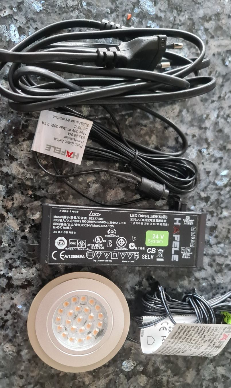 Convertitori: häfele 24v led driver netzteil 75w mit Push Button und Led – Nuovo (secondo la descrizione) da Uerkheim venduto da Justi.y