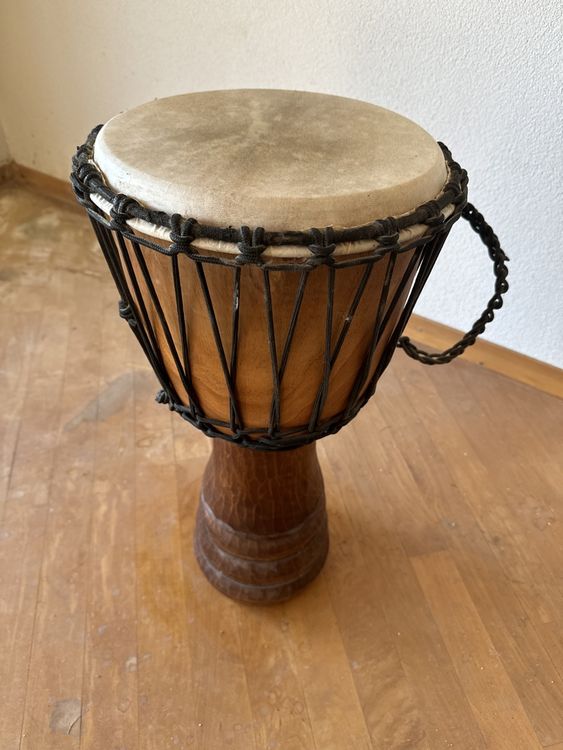 Dunum Djembe Trommel afrikanisch Handarbeit Top Zustand (Gebraucht) in ...