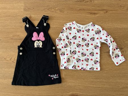 Neu Set aus Latzkleid & Shirt Minnie Mouse, Grösse 86