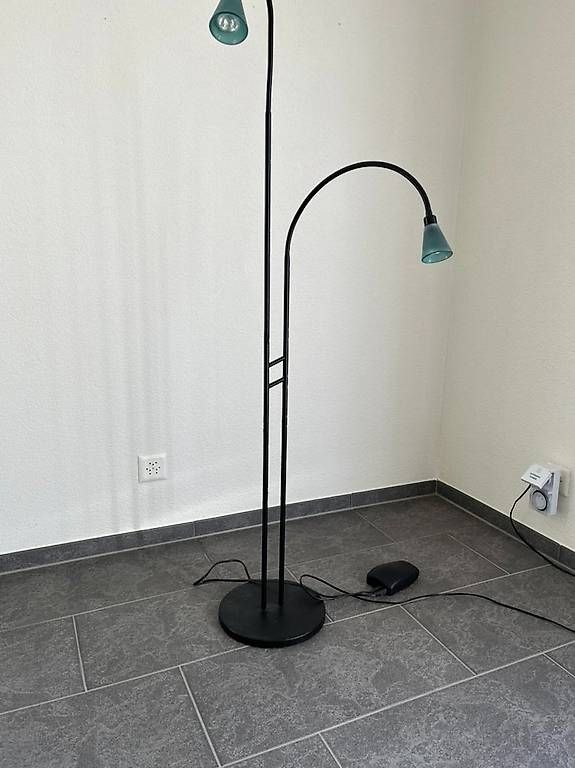 Lampade: Stehlampe mit 2 Leuchten – Usato da Seltisberg venduto da rbs_f5q2 1