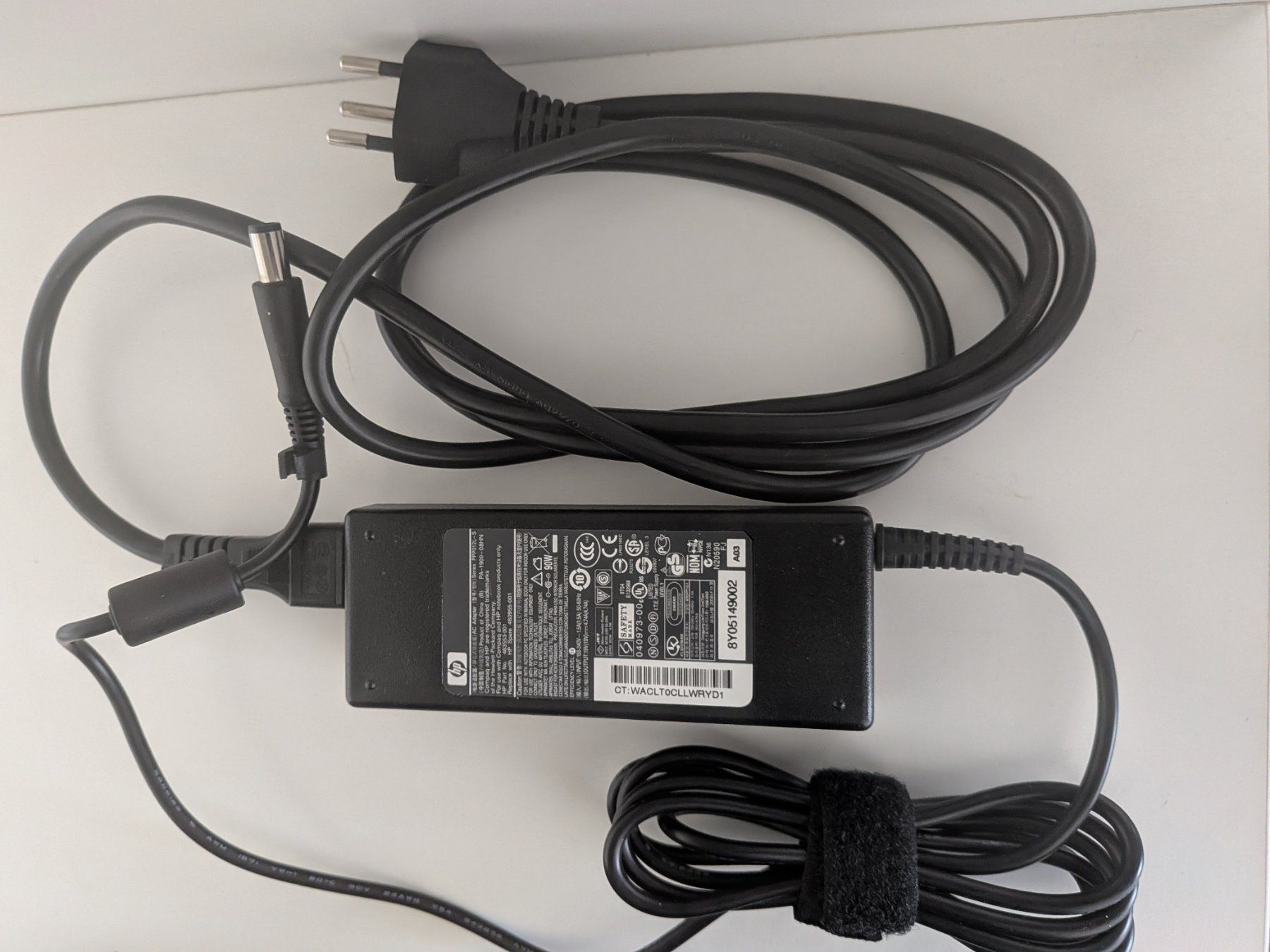 Hewlett Packard Caricabatterie: Original HP  90W chargeur ordinateur portable – Usato da Genève venduto da hbs_pro