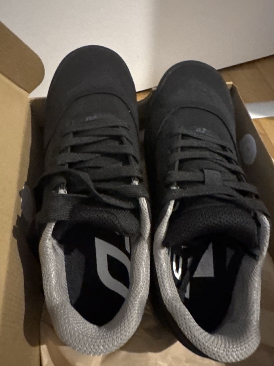 Specialized Scarpe da uomo: Specialized 2FO Roost Clip Schuhe  Gr 42 Neue  – Nuovo e nell'imballaggio originale da Solothurn venduto da Leo2207 2