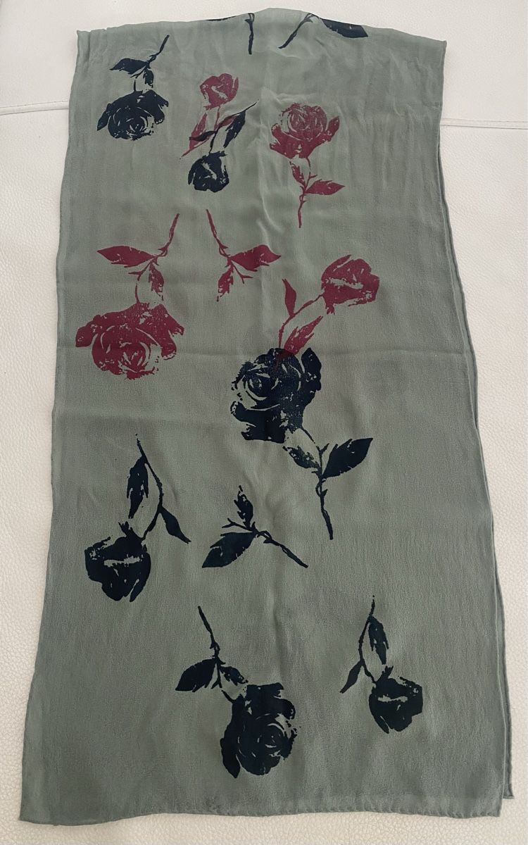 Foulard & Sciarpe: Seiden Schal 🌸 – Usato da Opfikon venduto da Luis144
