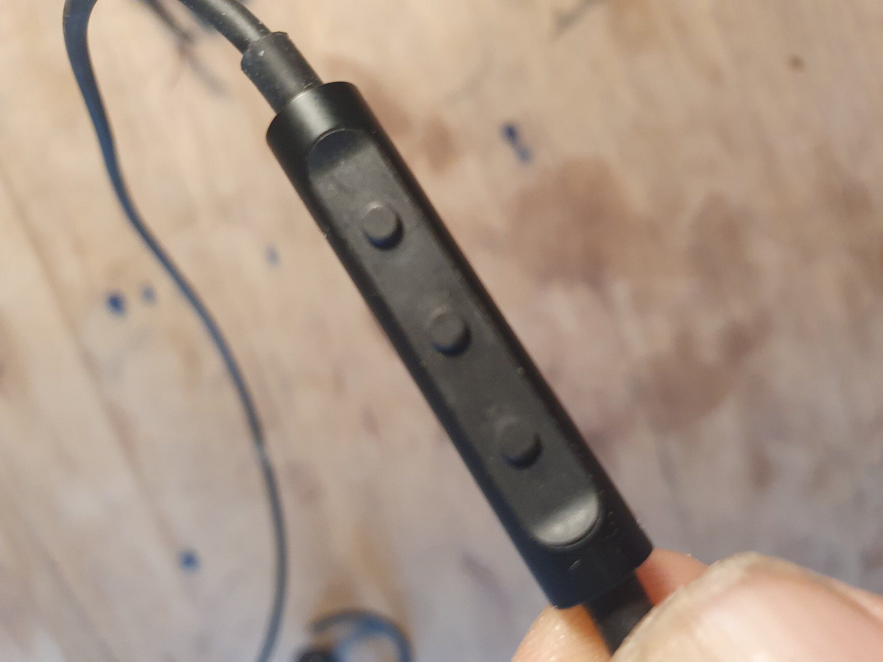 Bang & Olufsen Cuffie: Bang & Olufsen Earset Premium Wireless Earphones – Usato da Zürich venduto da loosebone 3