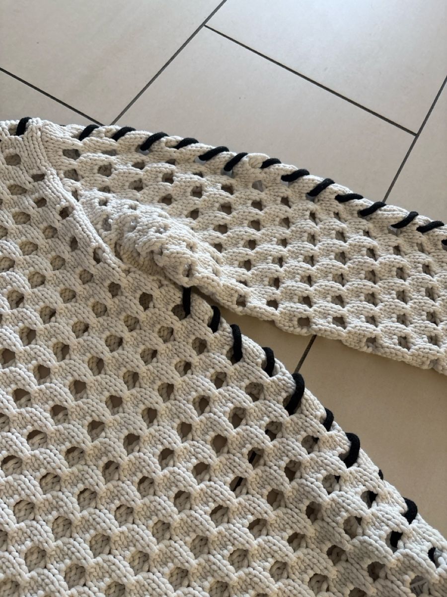 H&M Maglioni & Felpe: Damen Pullover grob gestrickt weiss schwarz gebraucht – Usato da Kaiseraugst venduto da deb_998t 2