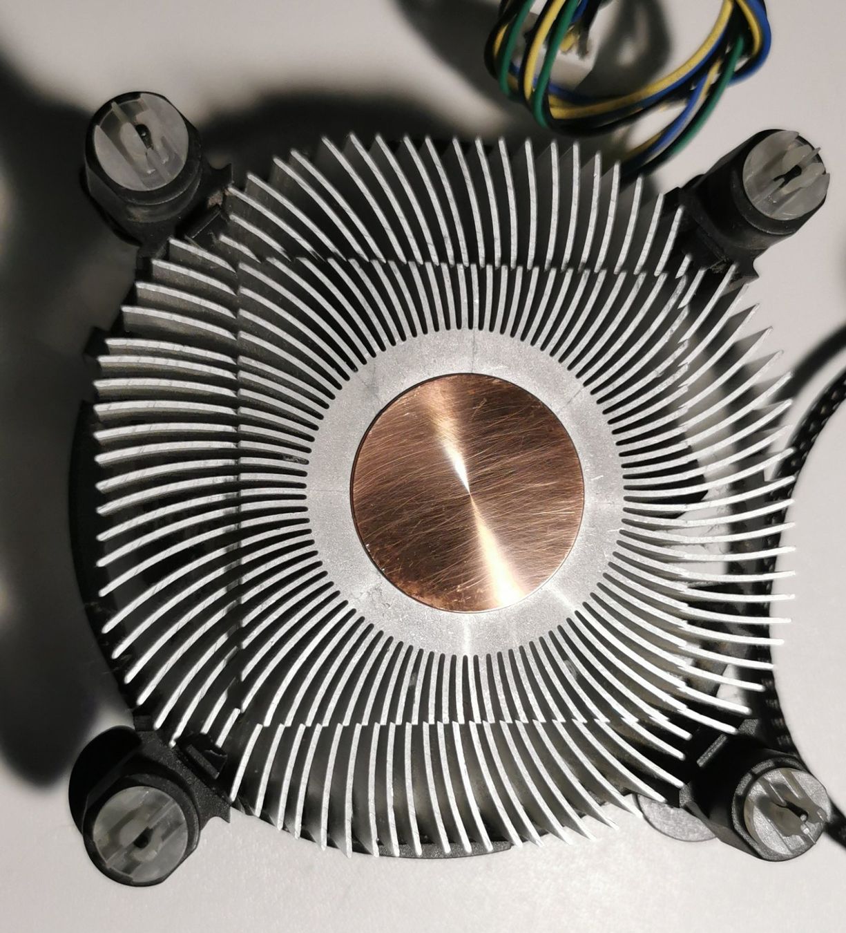 Intel Componenti elettronici: Intel CPU Kühler - Set mit 4 Stück – Usato da Oberwangen b. Bern venduto da Vittorio0 7