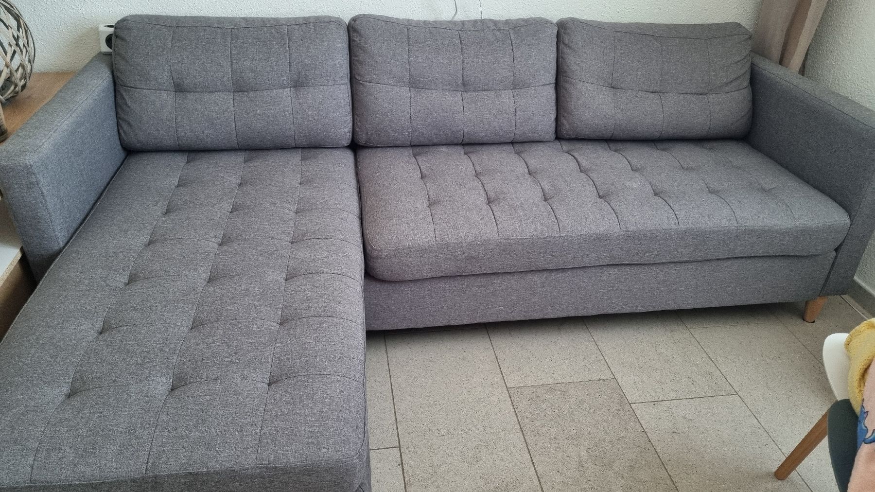 Divani: Ecksofa mit Stoffbezug in grau, gut erhalten – Usato da Wattenwil venduto da eic_2hsq