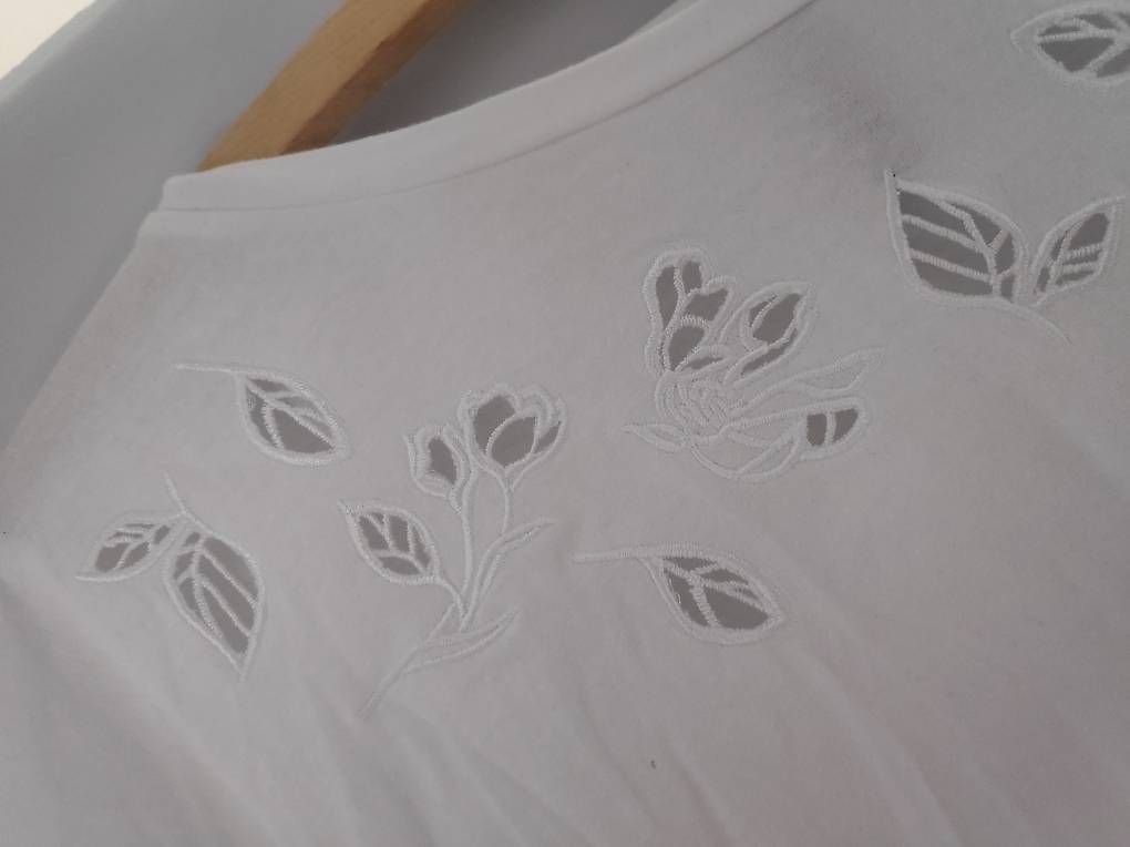 T-Shirts: Süsses Tshirt Gr. S – Gebraucht aus Sissach von jgt_6k76 1