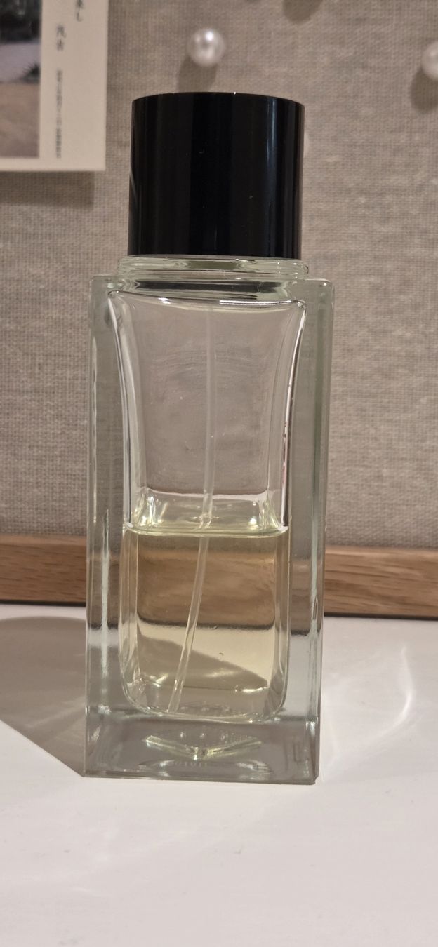 Profumi & Eau de Toilette: Essential Parfums Bois Impérial, 40ml – Usato da Wangen ZH venduto da Benihas 1