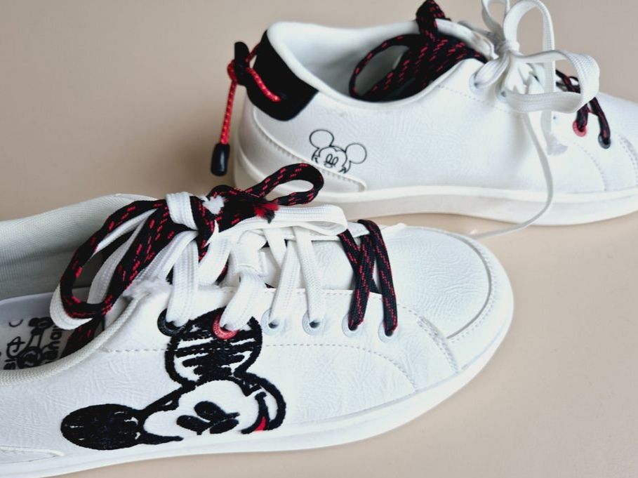 Desigual Scarpe da donna: Desigual Mickey Mouse Sneaker Gr. 40 NEU – Nuovo e nell'imballaggio originale da Rotkreuz venduto da Bibi2405 2