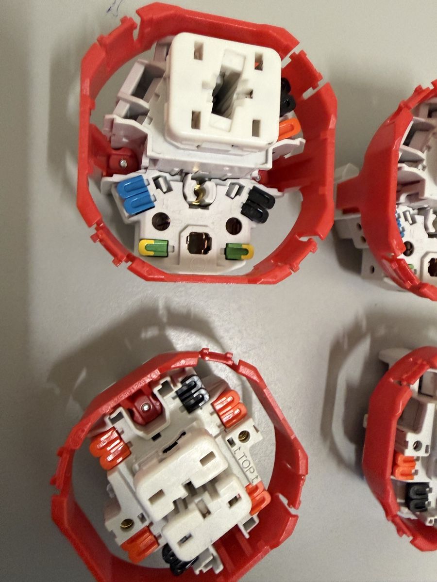 Feller Stecker: Snapfix elektroapparate kleinkombi schalter  – Neu (gemäss Beschreibung) aus Zürich von papaplatte 3